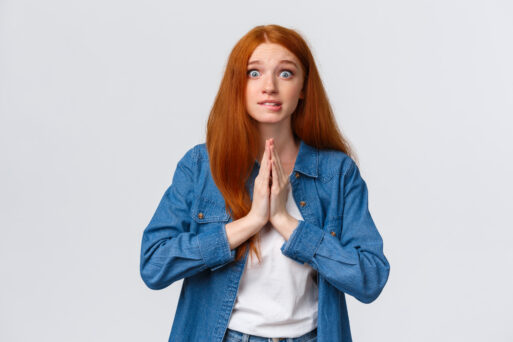 Waist-up portrait nervous redhead female student need help asap, hold hands over chest together in pray, smiling worried and impatient stare camera, pleading, begging favour.
Приметы