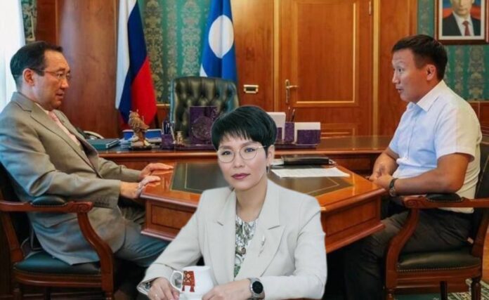 чиновники